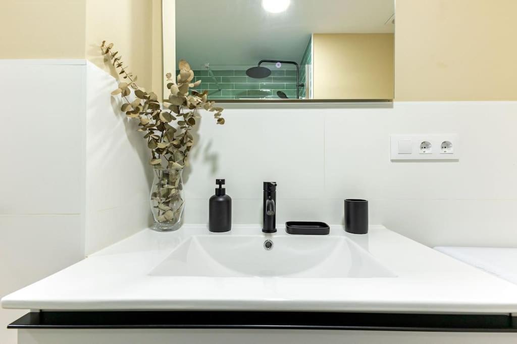 New Suite Reformada Con Excelente Ubicacion Sevilla Exterior foto